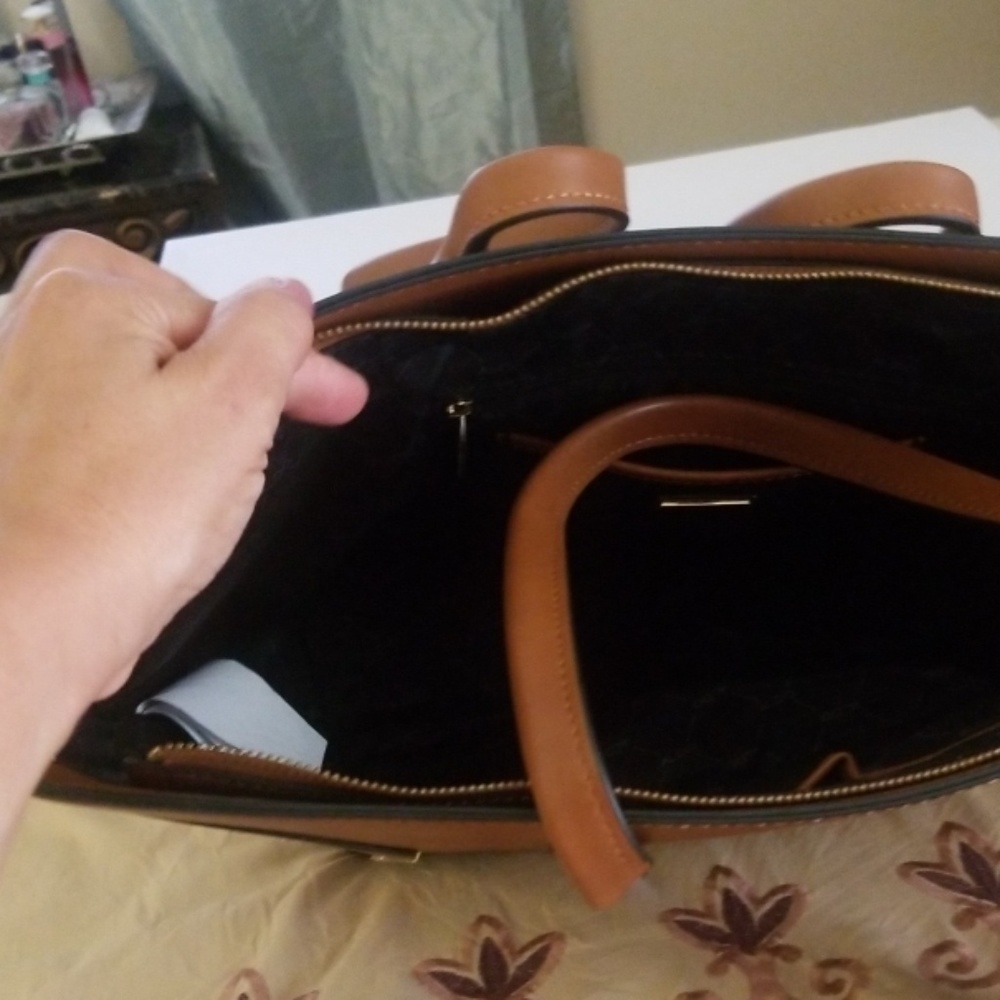 Handbag - Picture 3 of 3